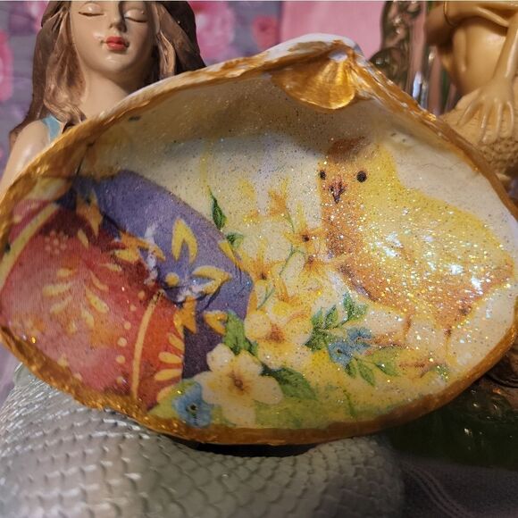 Other - DECOUPAGE EASTER CHICK AND EGGS ON A CLAM SHELL